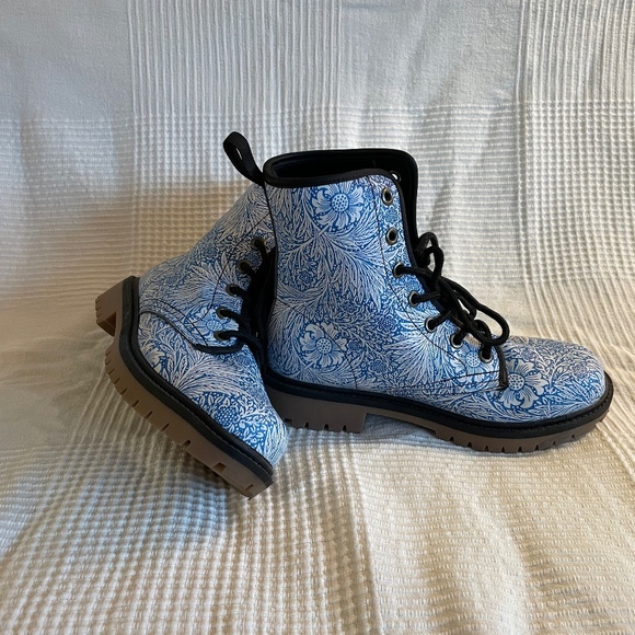 Harlow & Lloyd Victorian Blue Floral vegan boots - Picture 1 of 6